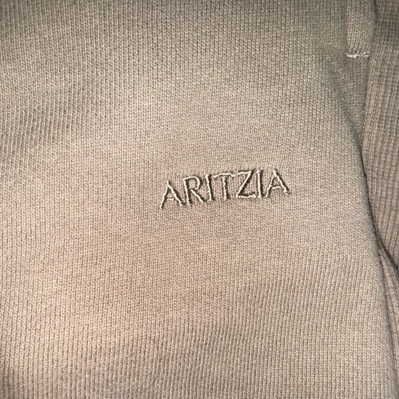 Aritzia Cream Athletic Shorts - Picture 3 of 4
